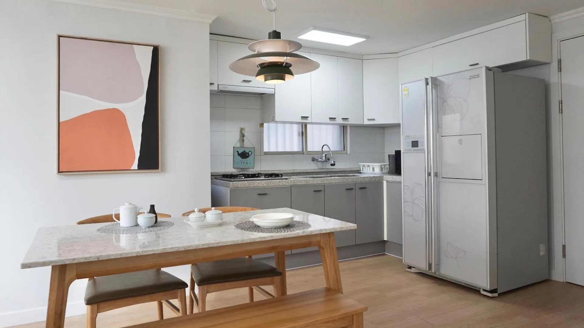 Hongdae Sunlight House-3Room2Bath ソウル特別市 0*,  韓国