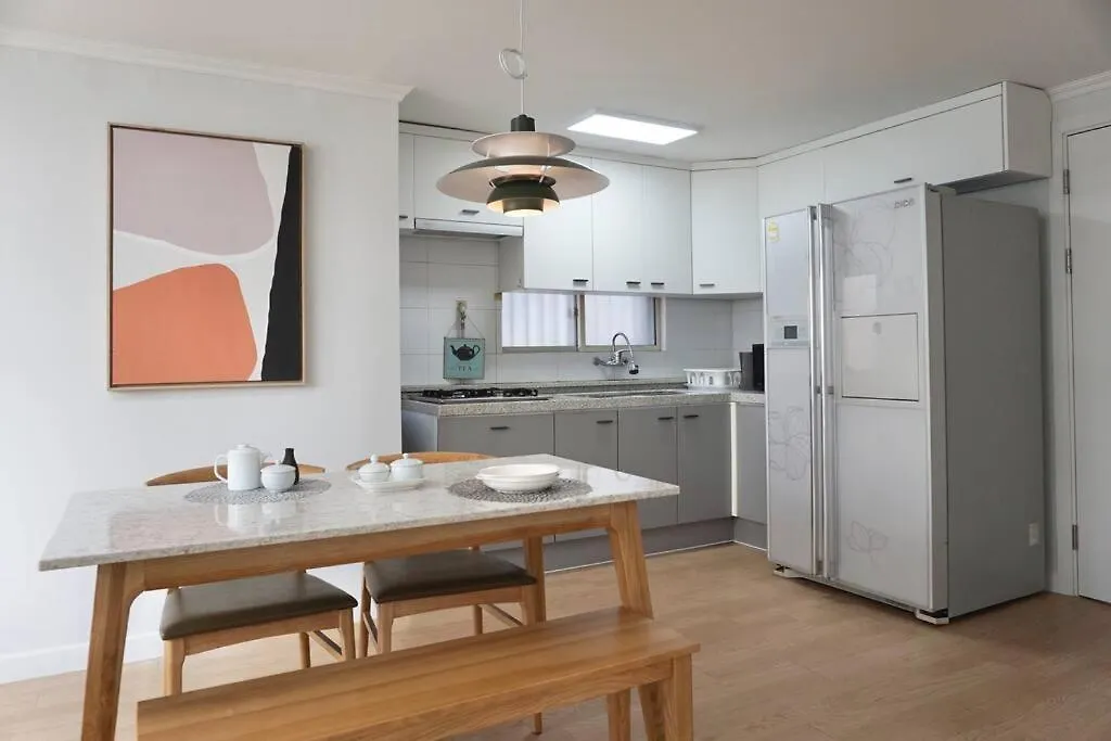 Hongdae Sunlight House-3Room2Bath ソウル特別市